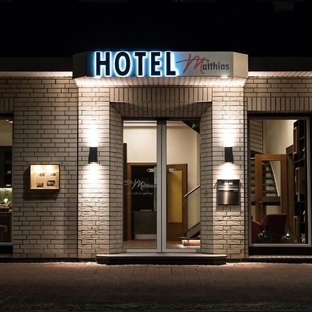 Hotel Matthias Gnarrenburg エクステリア 写真