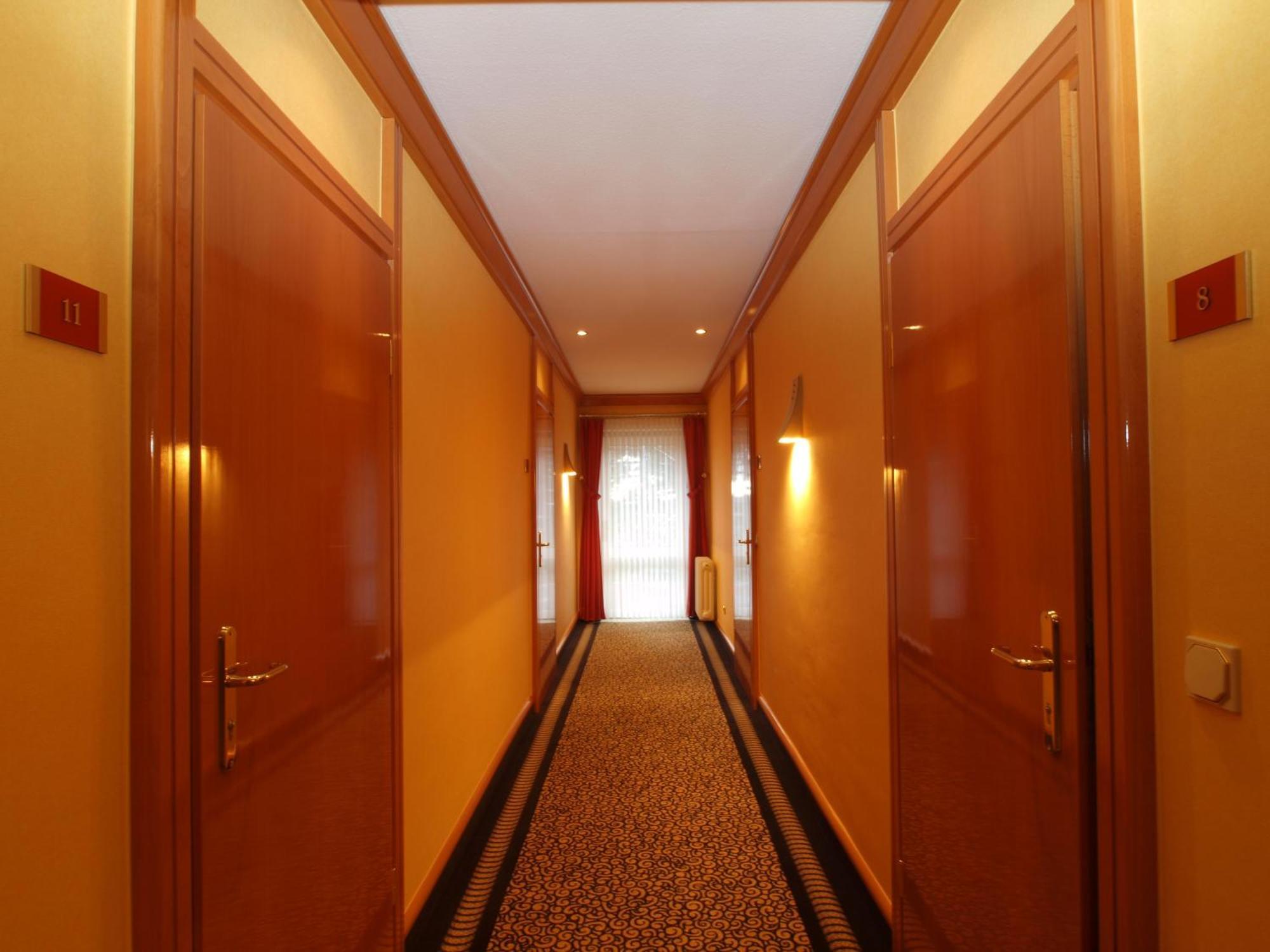 Hotel Matthias Gnarrenburg エクステリア 写真