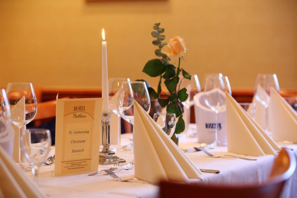 Hotel Matthias Gnarrenburg エクステリア 写真