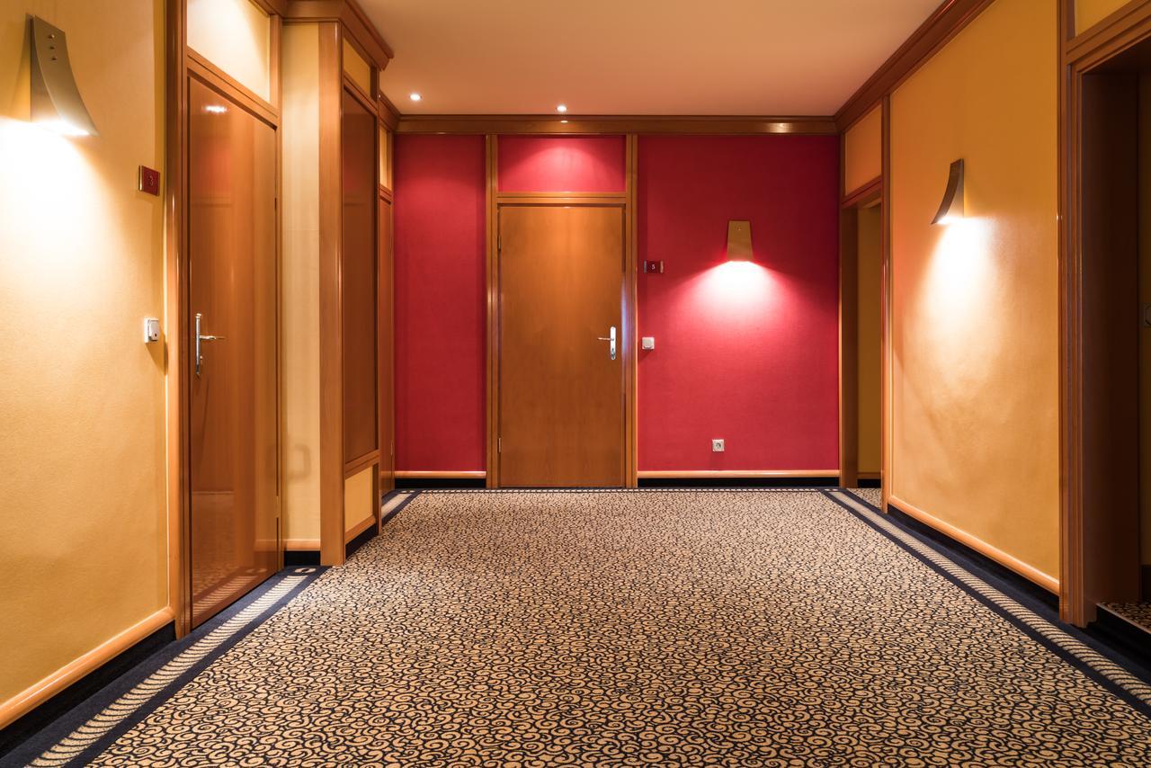 Hotel Matthias Gnarrenburg エクステリア 写真