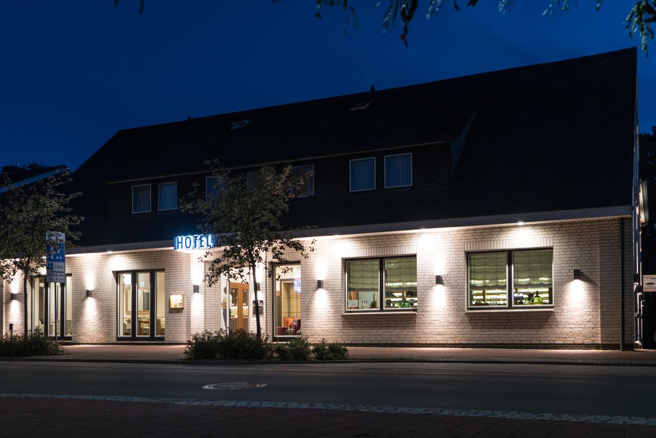 Hotel Matthias Gnarrenburg エクステリア 写真